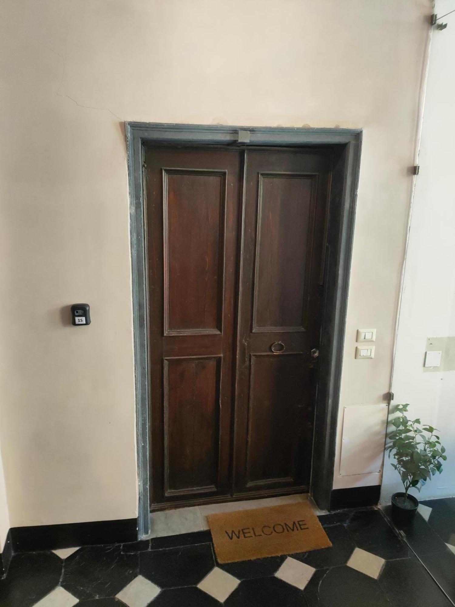 Rooms Ponte Calvi Генуя Экстерьер фото